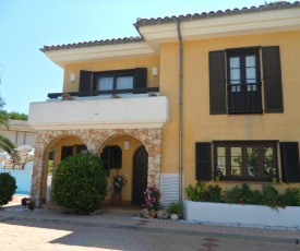 Villa Gran Familia