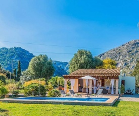 Pollenca Villa Sleeps 3 Pool Air Con WiFi