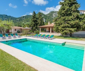 Pollenca Villa Sleeps 8 Pool WiFi