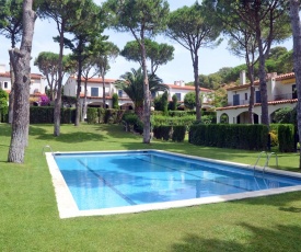 Igualada Villa Sleeps 9 Pool